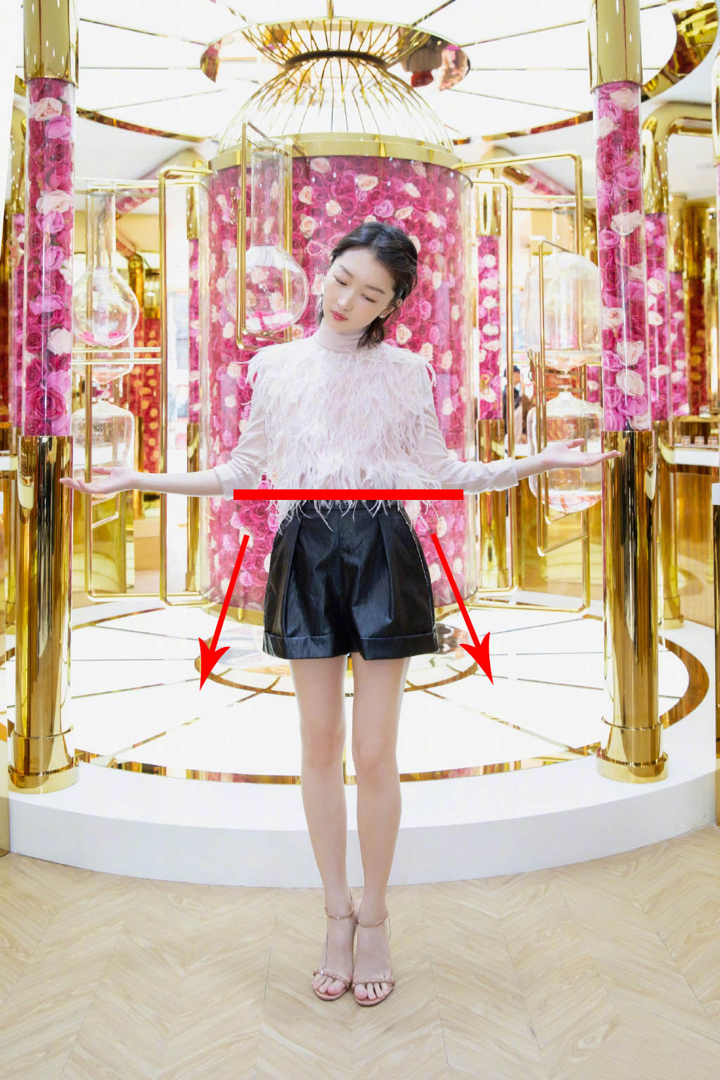 周冬雨又拿影后!曾因身高矮被嘲时尚黑洞,如今成小个子穿搭模板