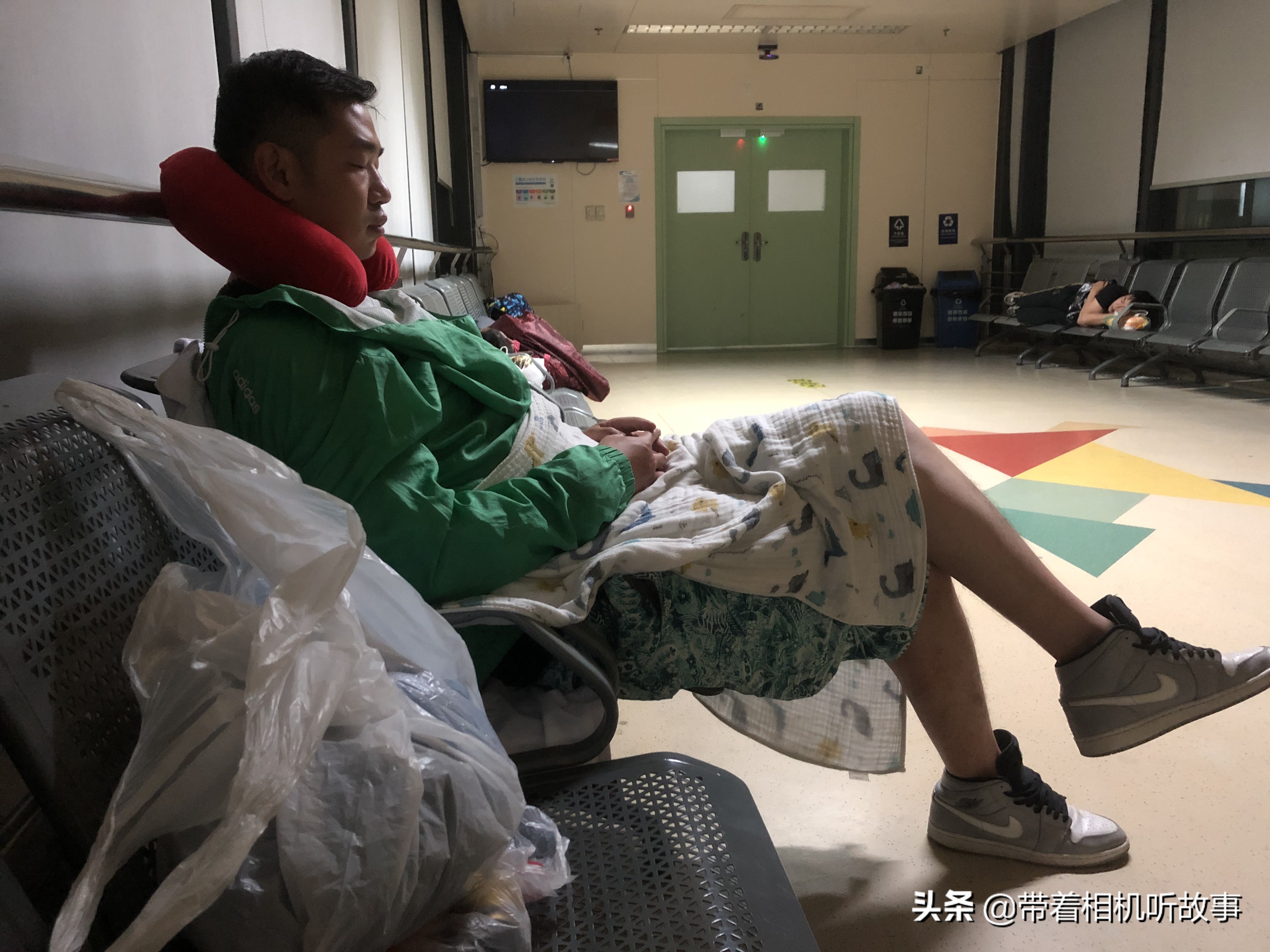 婴儿刚出生呼吸循环困难死亡,婴儿刚出生肺衰竭抢救