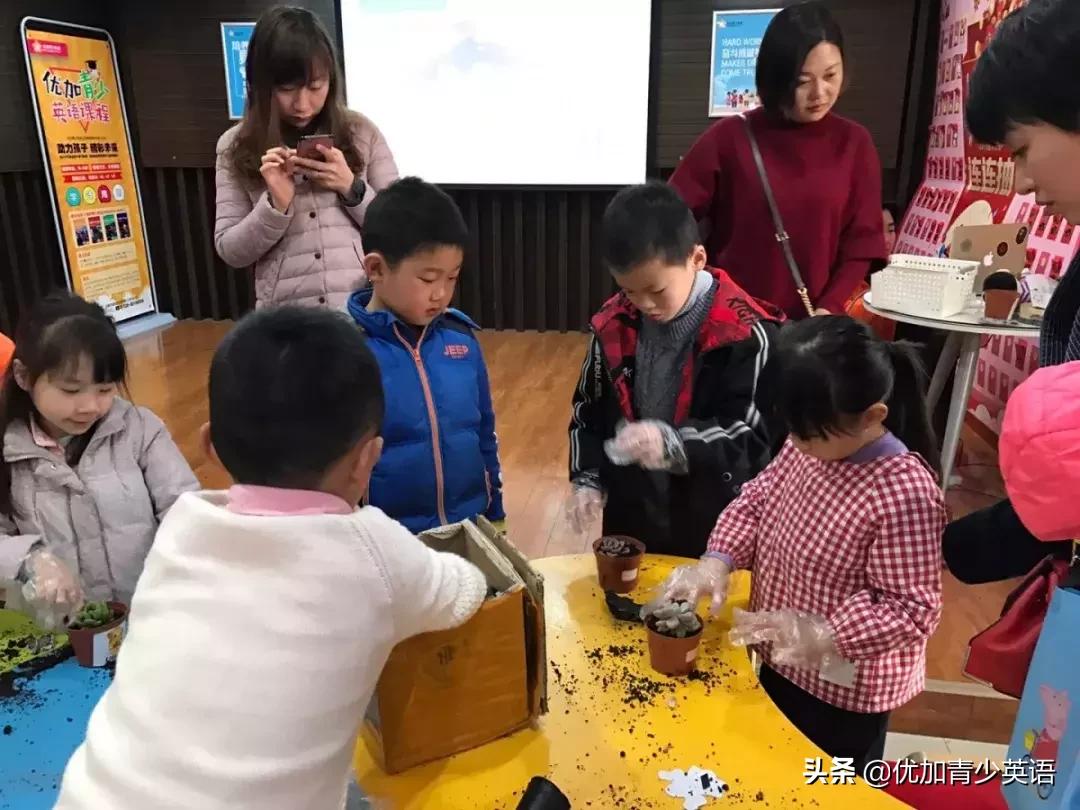 植树节播撒梦想厚植希望,植树节拥抱春天播种绿色放飞希望