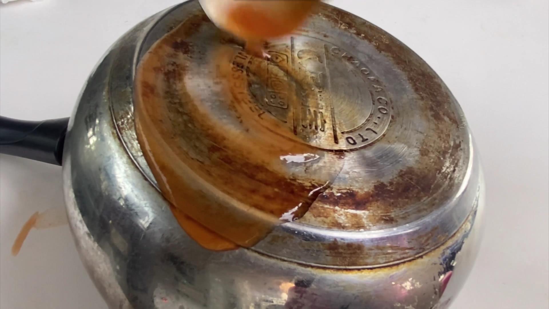 不锈钢锅上的黄渍拿什么能洗掉,怎样去除不锈钢锅的黄渍