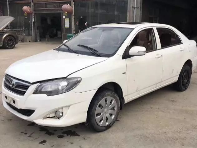 二舅当场揭露二手车商的套路,买二手花冠仅用了5000元