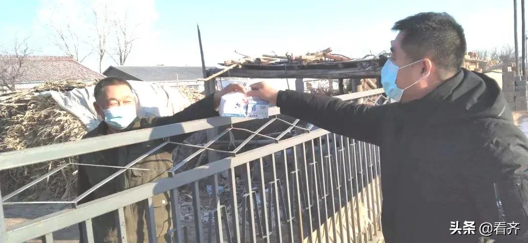 齐齐哈尔关注:“你安心宅家,我替你跑腿!”梅里斯区共和镇“代购员”“跑腿员”暖心上线