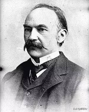 作家是启发善恶的使者，当世界少了文学必定少了信仰