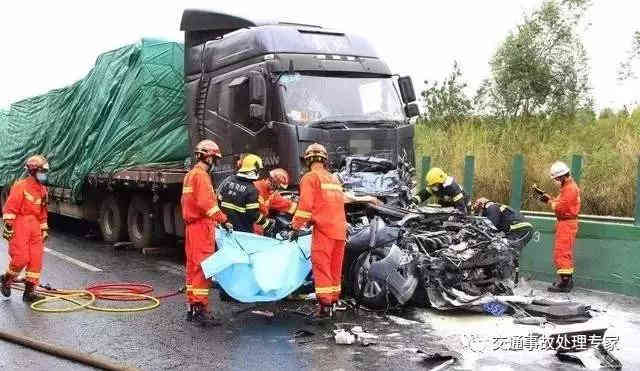 高速上前车突然急刹,高速突然急刹后车变道