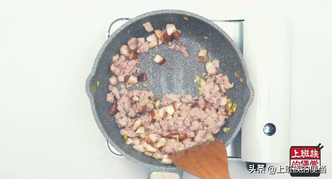 水蒸蛋怎么蒸得又嫩又滑,水蒸蛋加几倍水