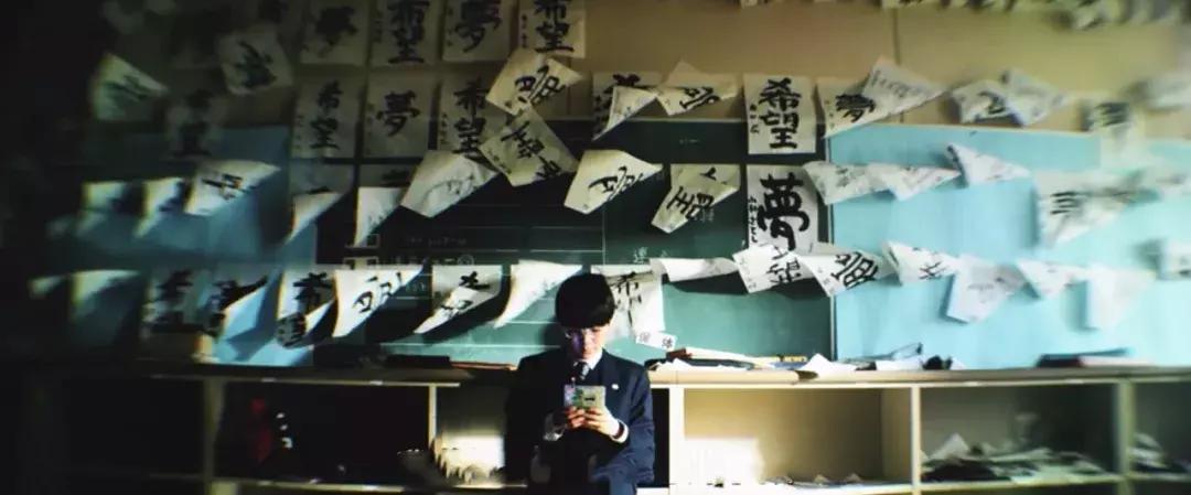 岛国鬼才！就这样，他拍出了年度爆款