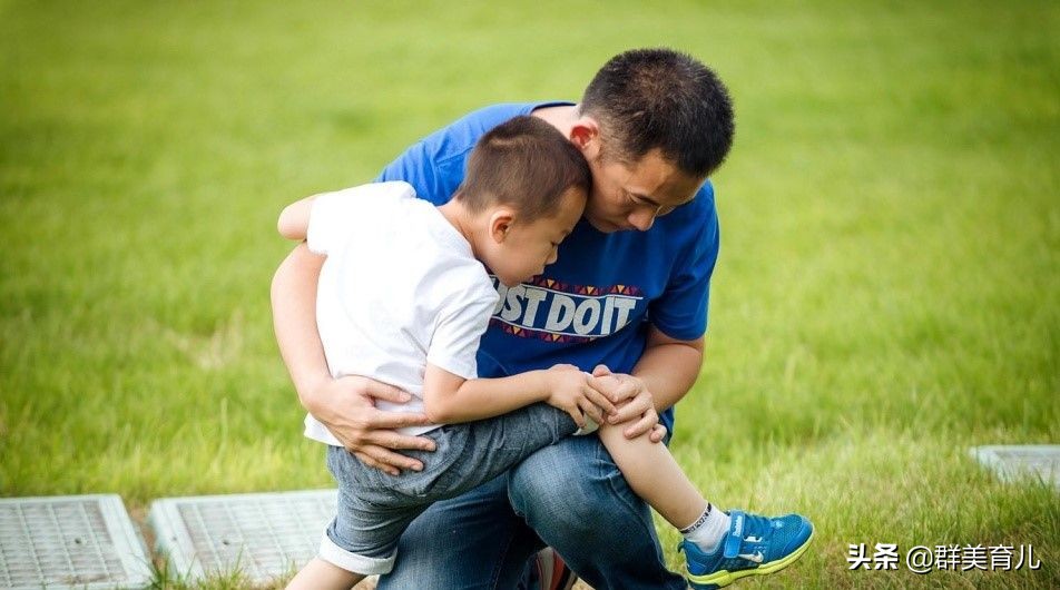 宝宝把胶水弄到眼睛里用拍片子吗,熊孩子强力胶滴到眼睛