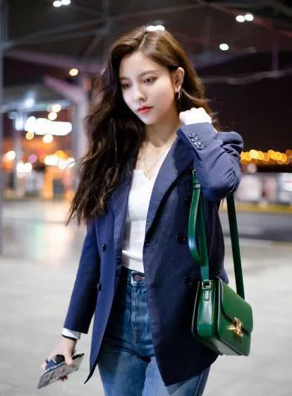 追了《爱的迫降》这么久，我终于看到一只想买的包了