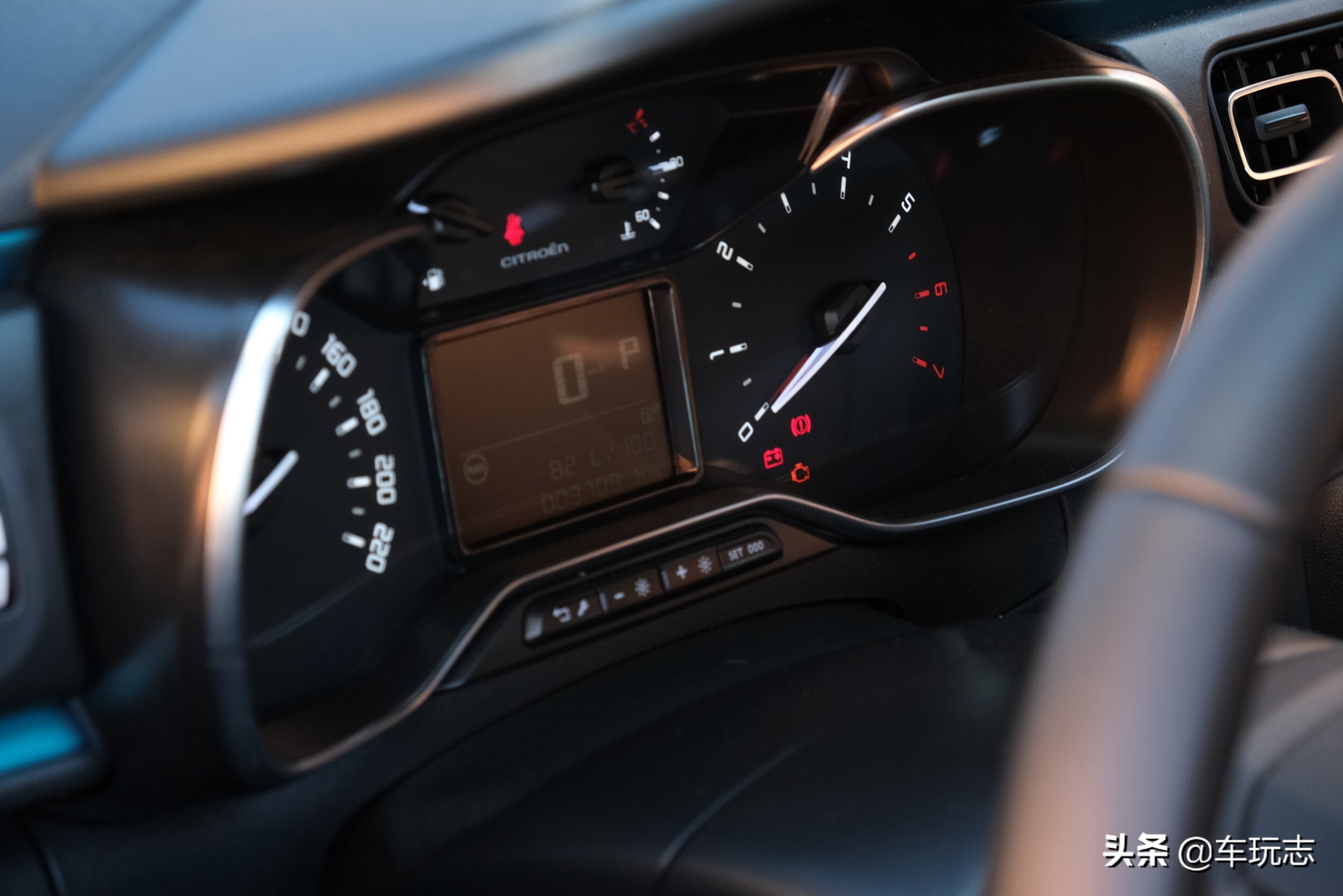 雪铁龙c3l手动试驾视频,22款雪铁龙c3xr1.2t