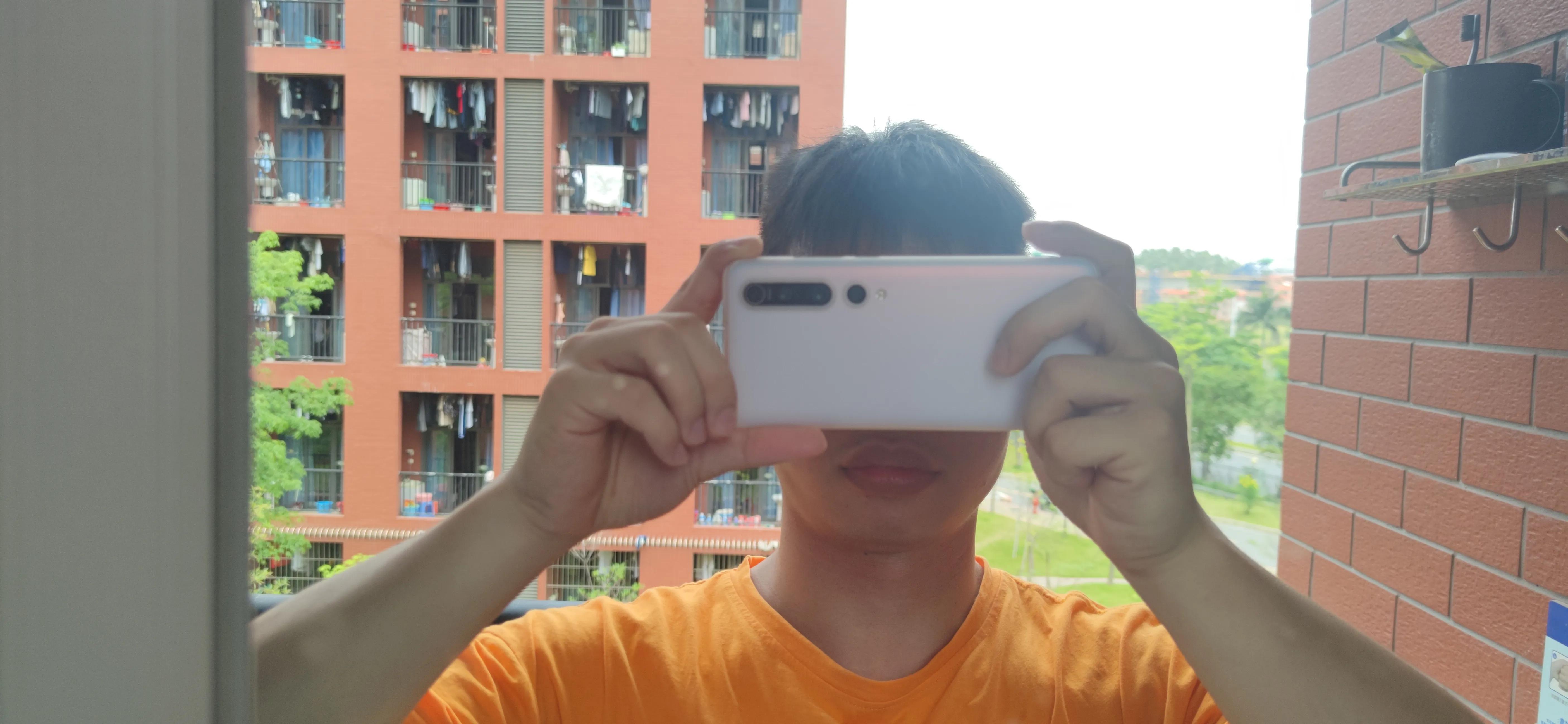 焕醒剃须刀h300和h600有什么区别 (飞科剃须刀跟焕醒剃须刀哪个好)