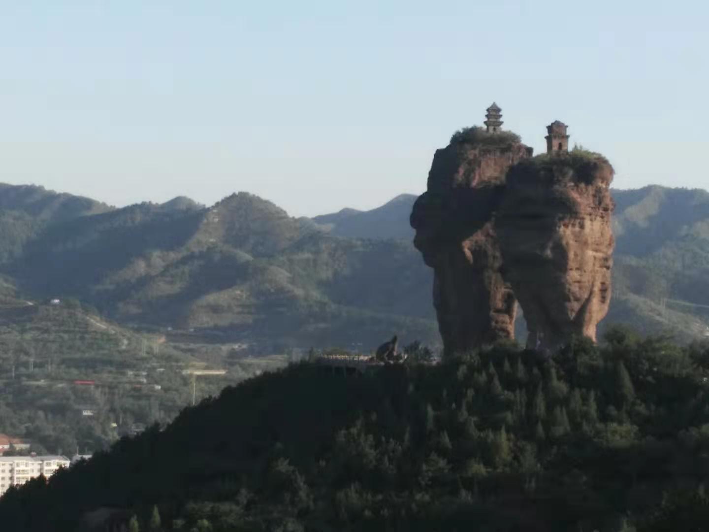 最好爬、闹市区、景色奇、有野猴—野游户外-5