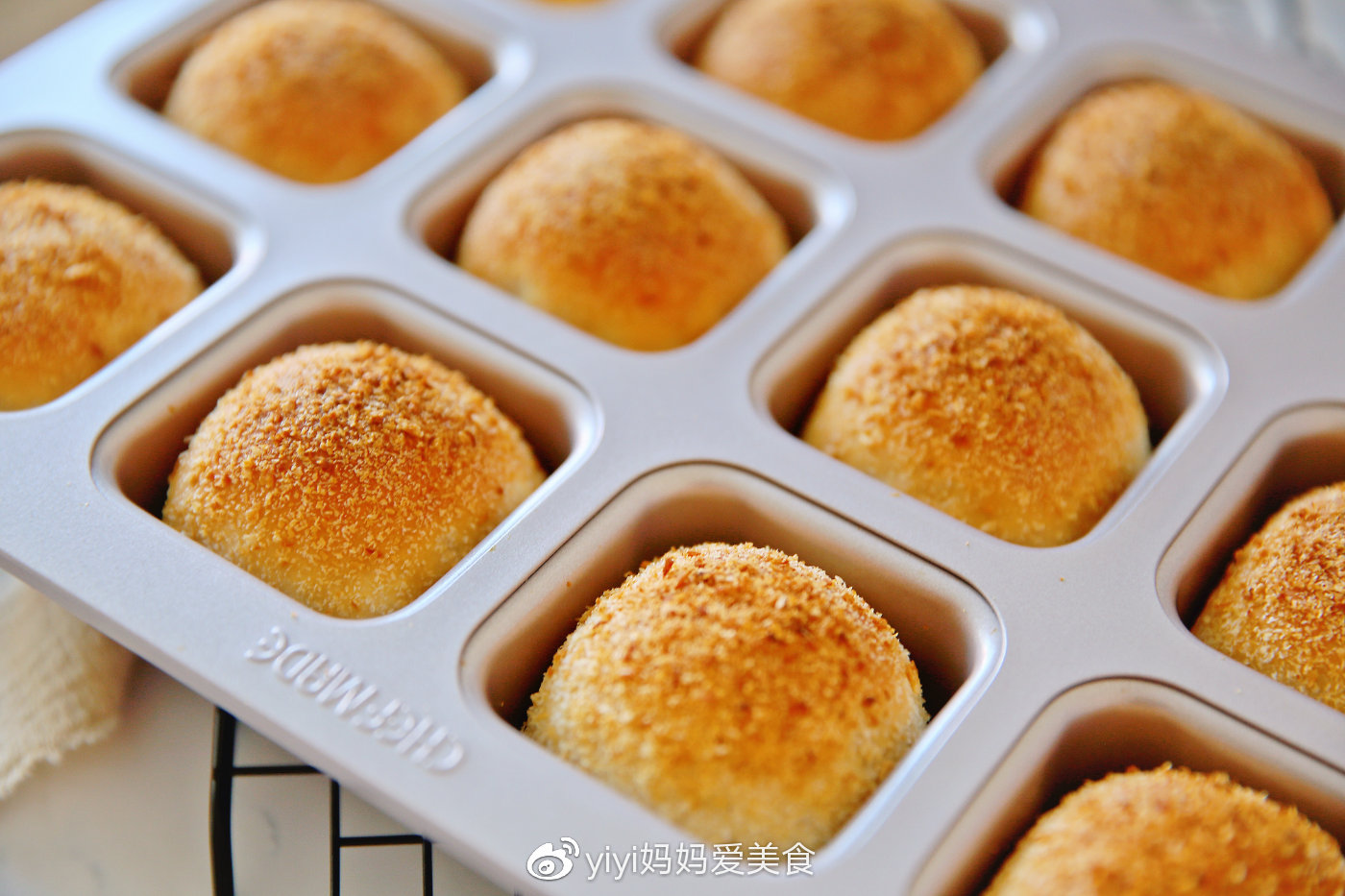 椰蓉白面包最简单的做法,椰蓉面包做的最好的视频