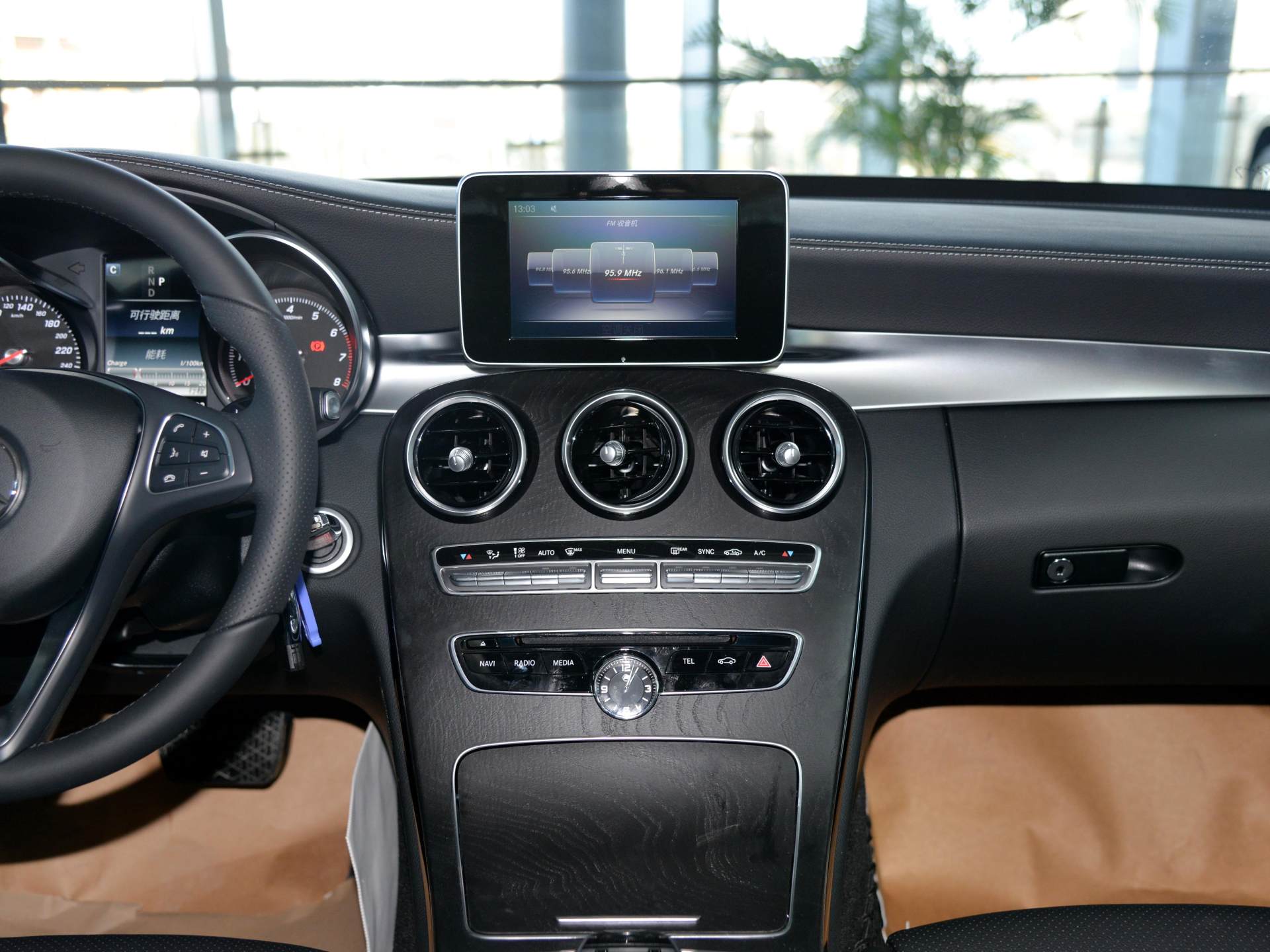 新款c级奔驰到底值不值得买,奔驰目前最值得买的c级