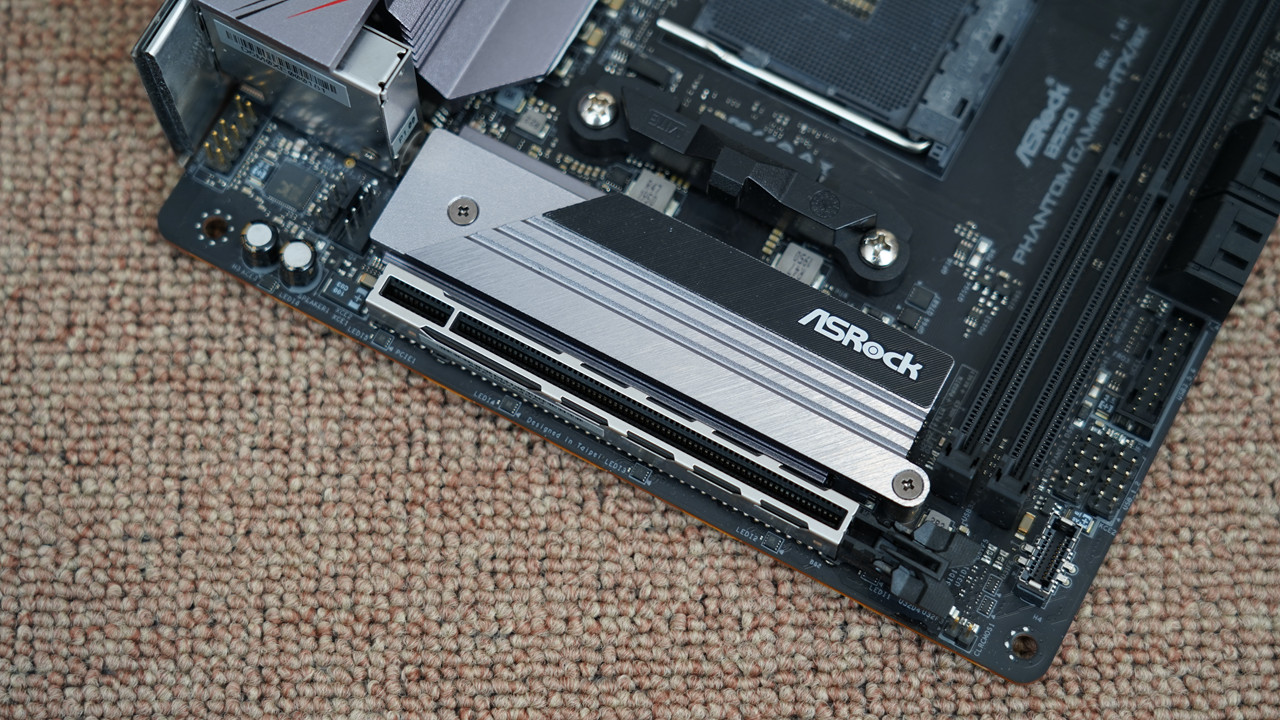 哪个机箱可以装3槽显卡,什么样的显卡适合装itx主机