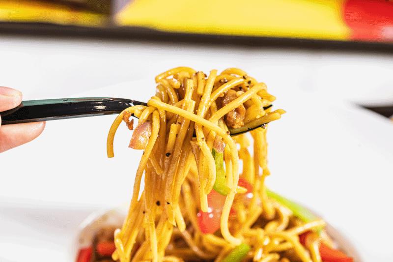 吃过万达金街这家爆火的德式手工汉堡店，满脑子都是再来一次