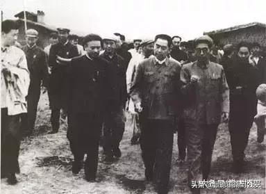 唯一担任过副总理的开国中将,毛*东泽**称其为帅才,周恩来苦撑危局的左膀右臂