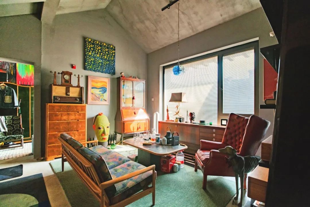 北京宅男独居5层楼,北京宅男住800平房子