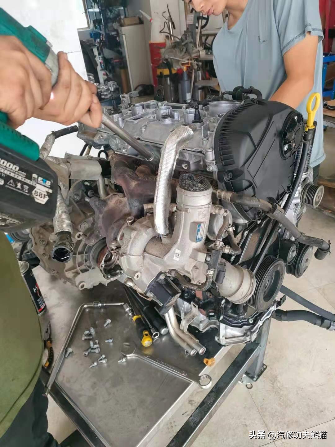 2012款夏朗2.0t烧机油怎么处理,大众夏朗2016款为什么会烧机油