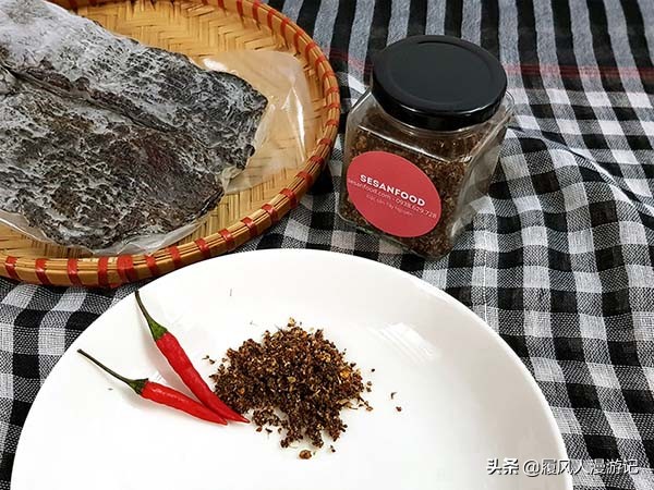 越南最特色的调味盐，用途堪比老干妈，竟然是用蚂蚁做成的？