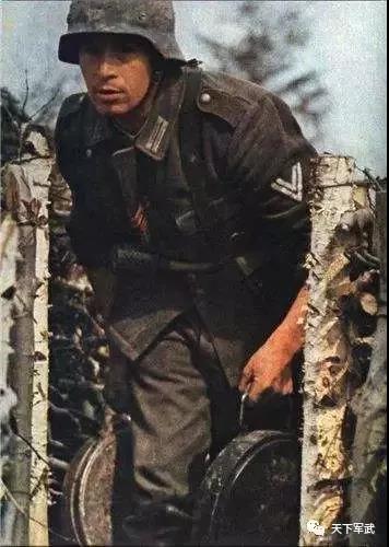 炸裂|没有什么坦克是“一拳”解决不了的*药弹**架瞬间爆炸