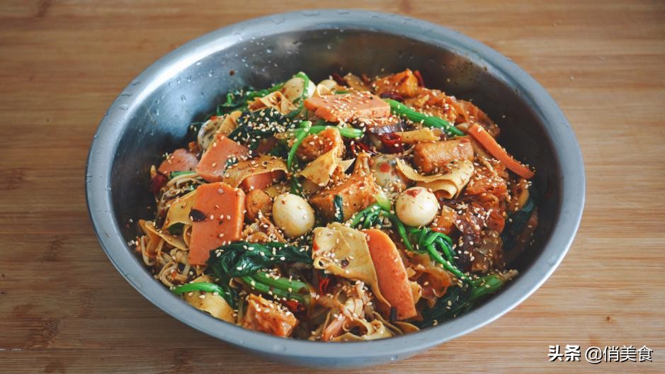 老公吃我做的回锅肉,自己在家做麻辣香锅真的太好吃了