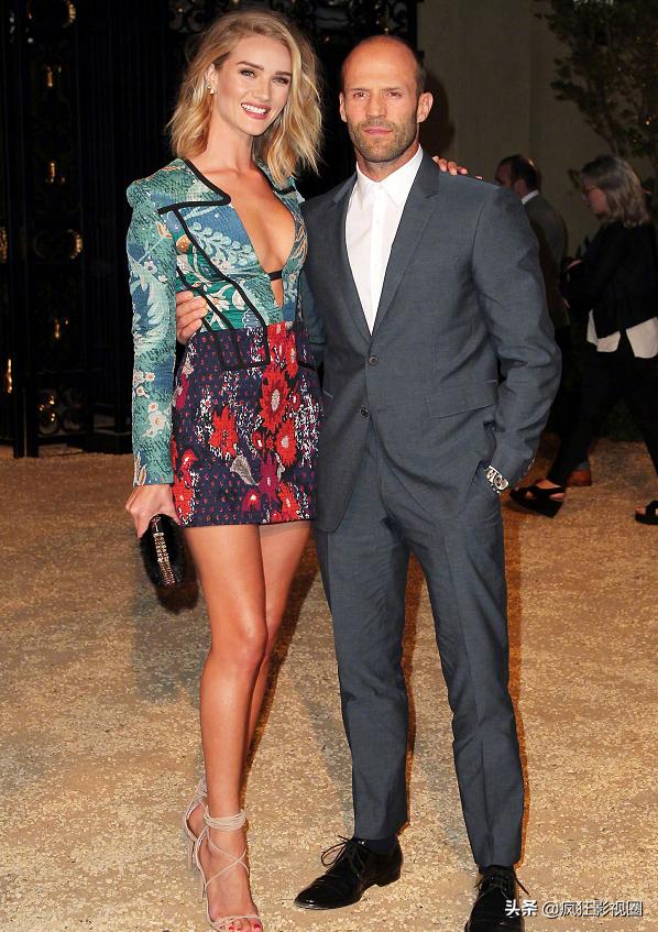 海王、光头郭达、巨石,好莱坞3大“吸金机器”,现实中娶了谁?