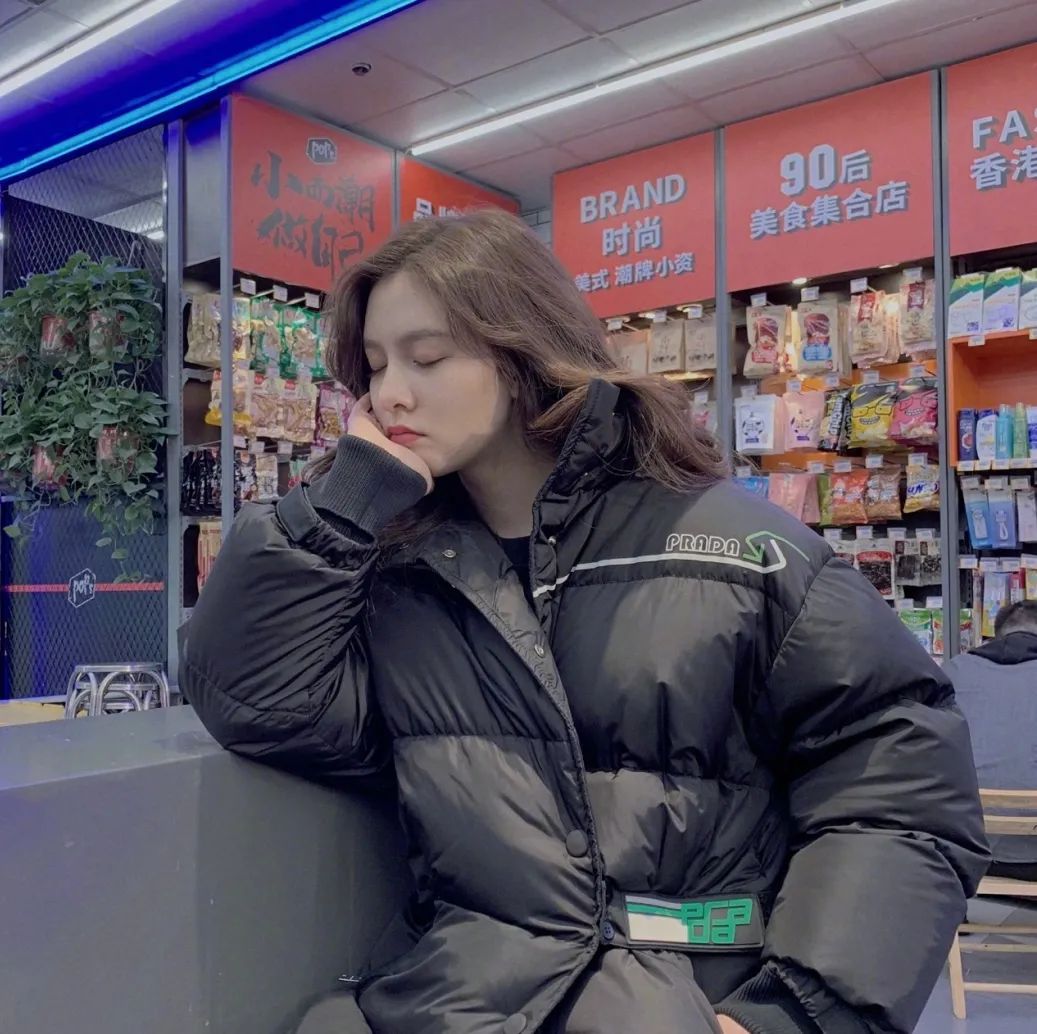 汤唯同款羽绒服阿迪,汤唯李安羽绒服