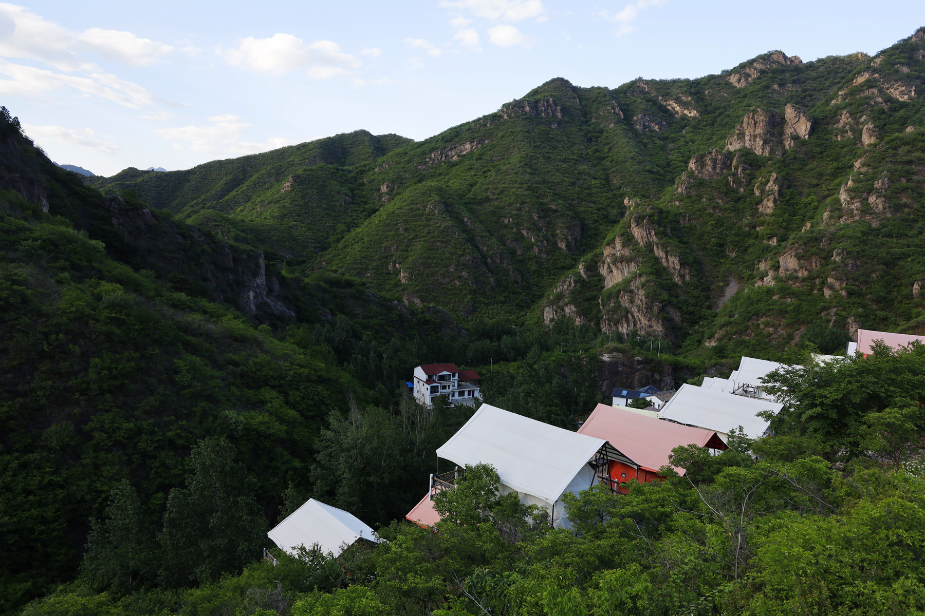 燕山第一峰,这座山高得像什么似的填空