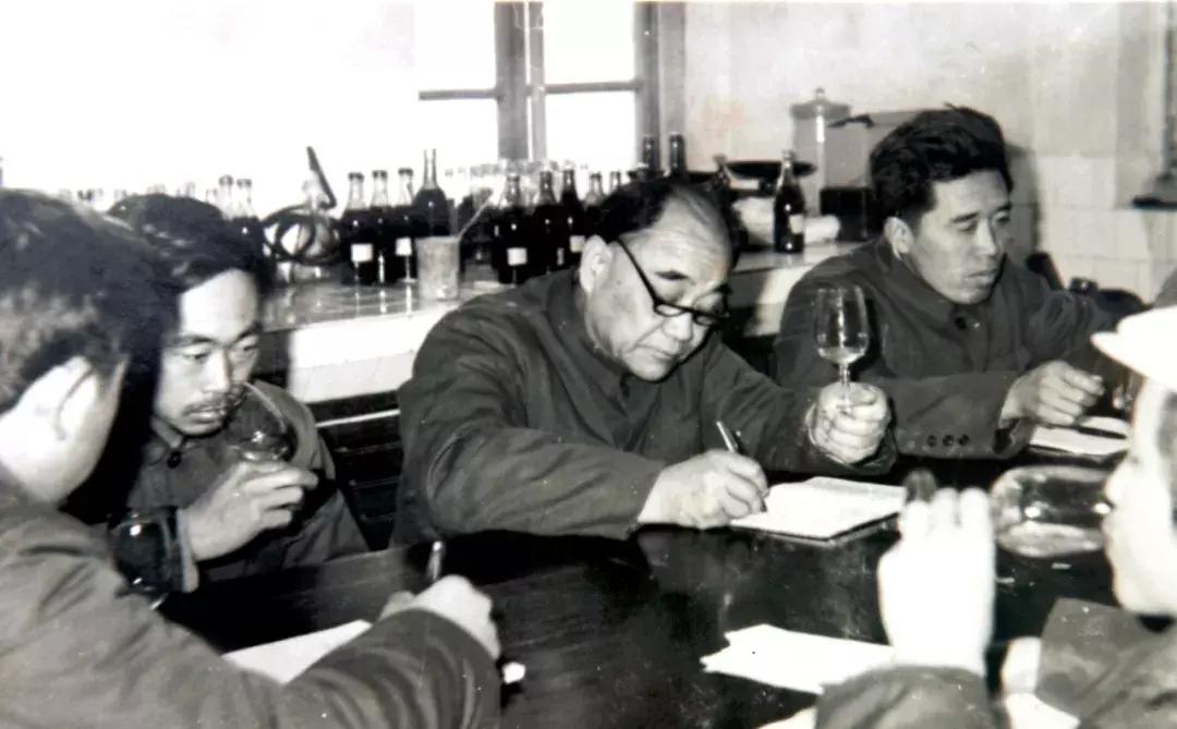 绾㈣壊鍥介厭涓浗闀垮煄,涓浗闀垮煄绾㈣壊鍥介厭