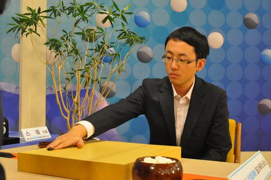柯洁零封时越棋圣战卫冕成功,天元围直播棋圣战决胜局柯洁