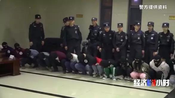 令人发指！借两万做美容后，女孩惨遭强奸，还被逼卖淫还债