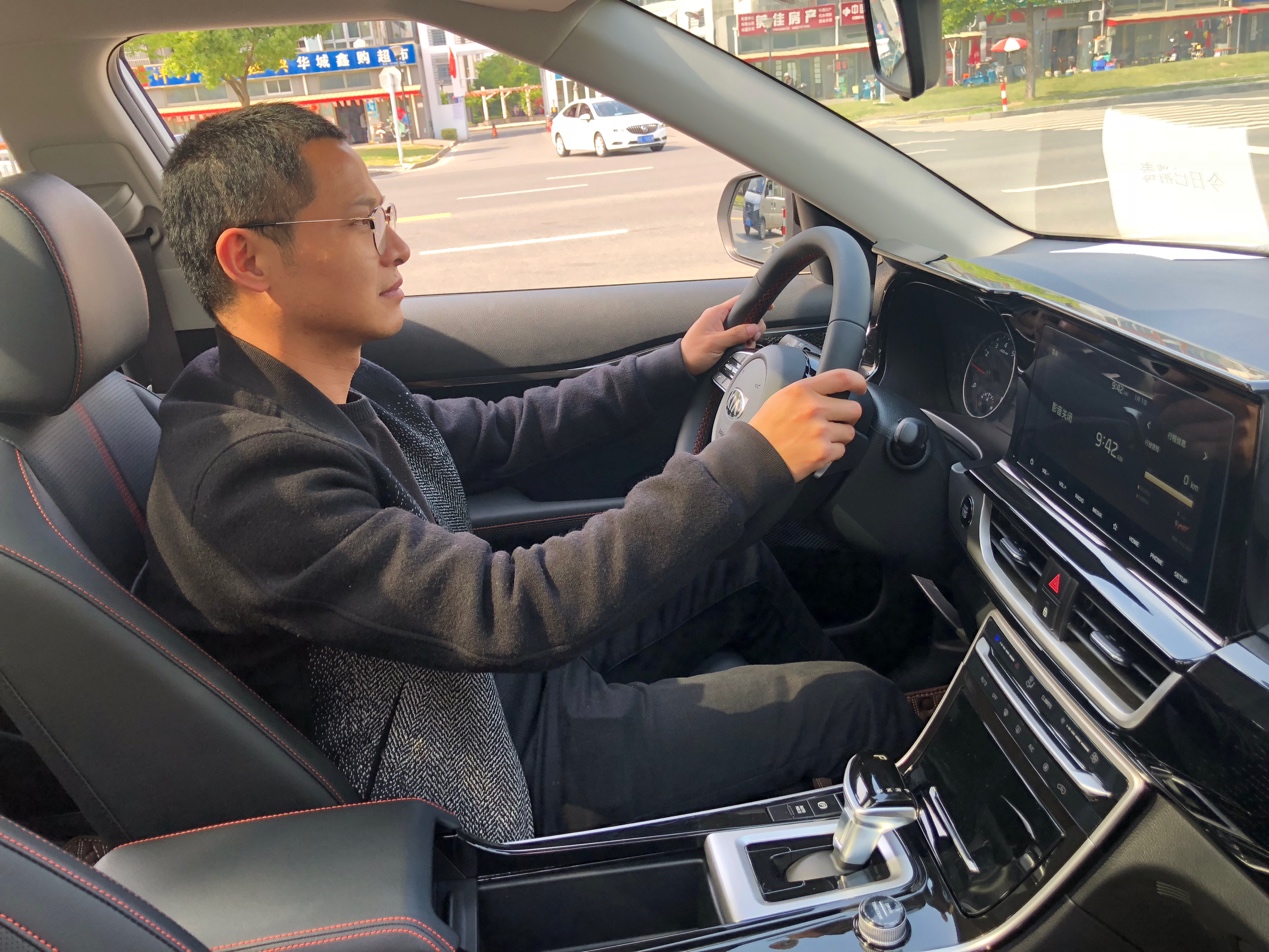 起亚傲跑舒适版值得吗,起亚傲跑跑高速怎么样