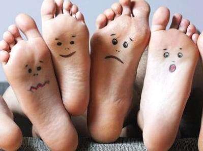 冬季羽绒服清洗妙招,羽绒服不可干洗怎么清理