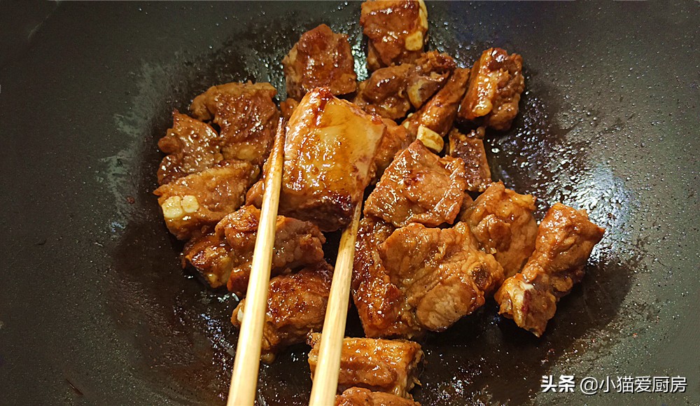 排骨怎么红烧比较软烂入味,红烧排骨怎么做软烂好吃