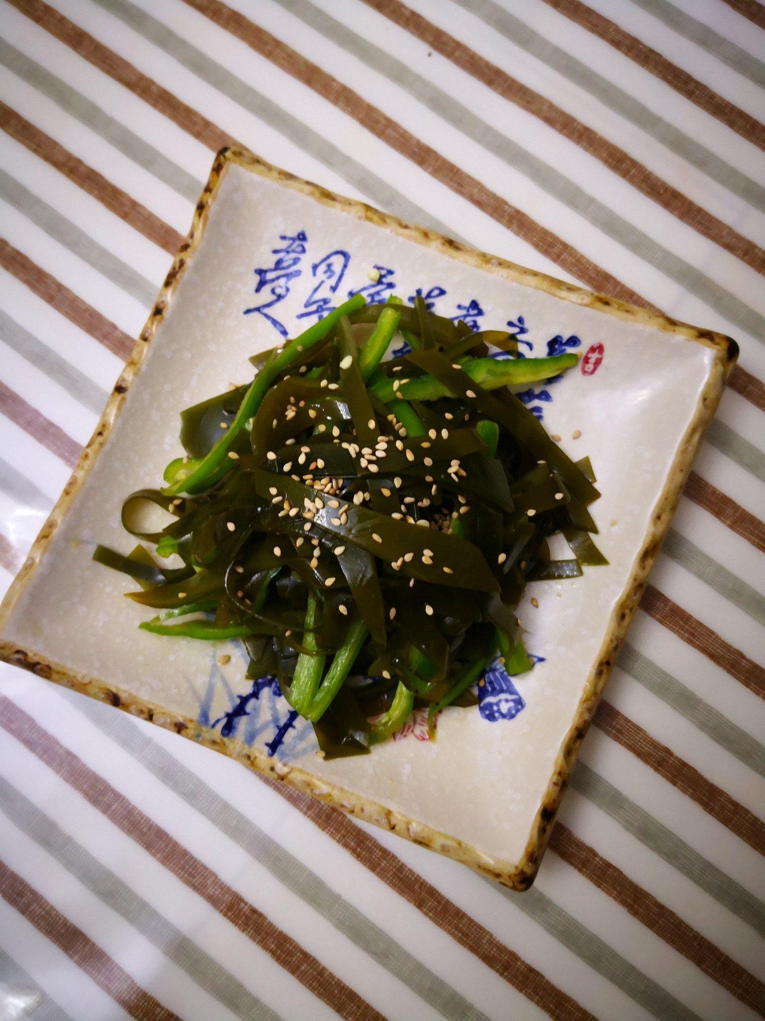 海带排骨怎么才没有海带的腥味,凉拌鲜海带怎么除去海带腥味