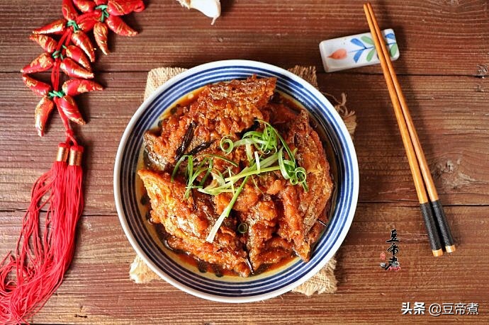 带鱼炸后怎么烧好吃又简单,带鱼的做法不用炸最好吃