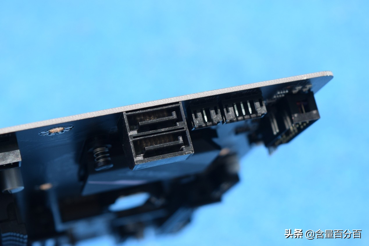 技嘉b460maoruspro优缺点,英特尔i512400f搭配技嘉3060