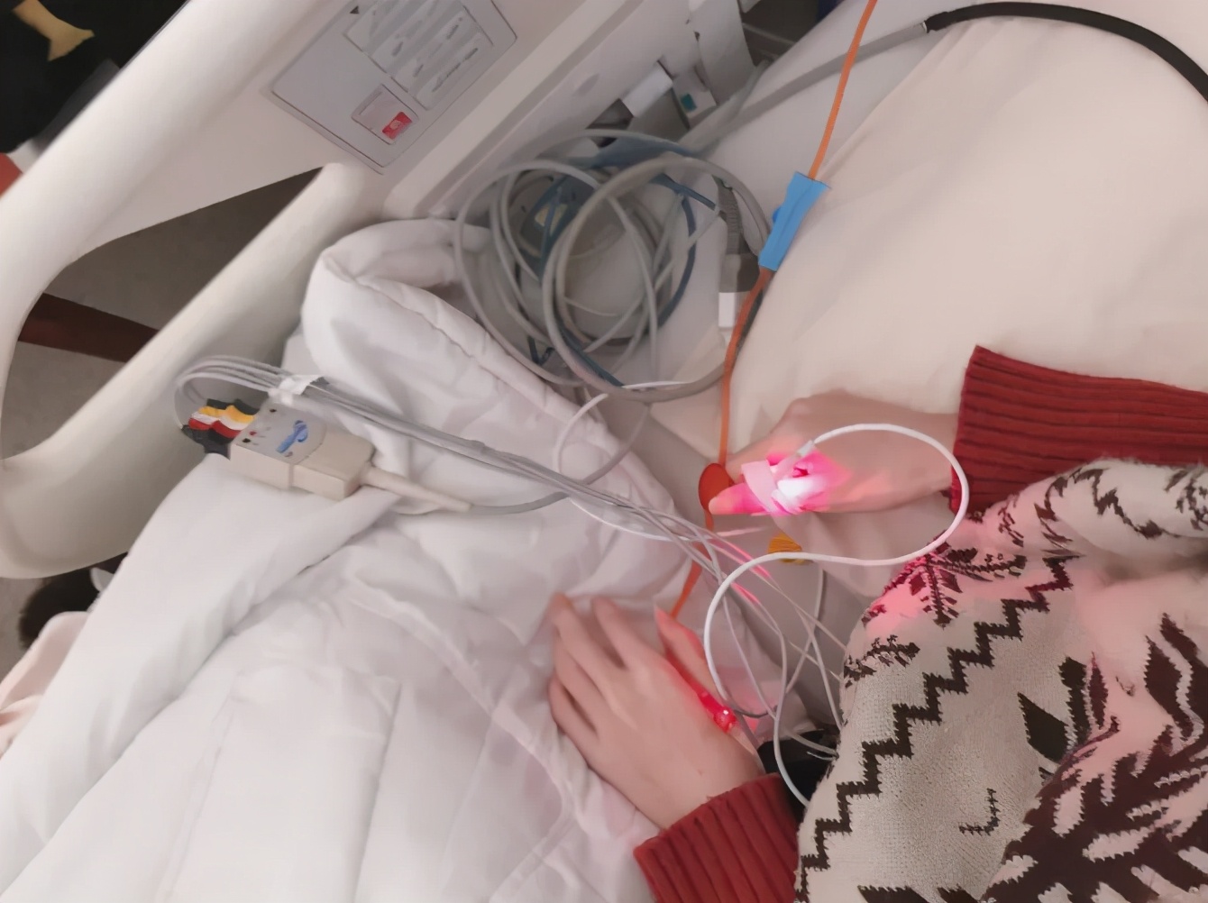 上海女孩用自己的身体做展,揭开女性身材的压抑史:真的瘦够了