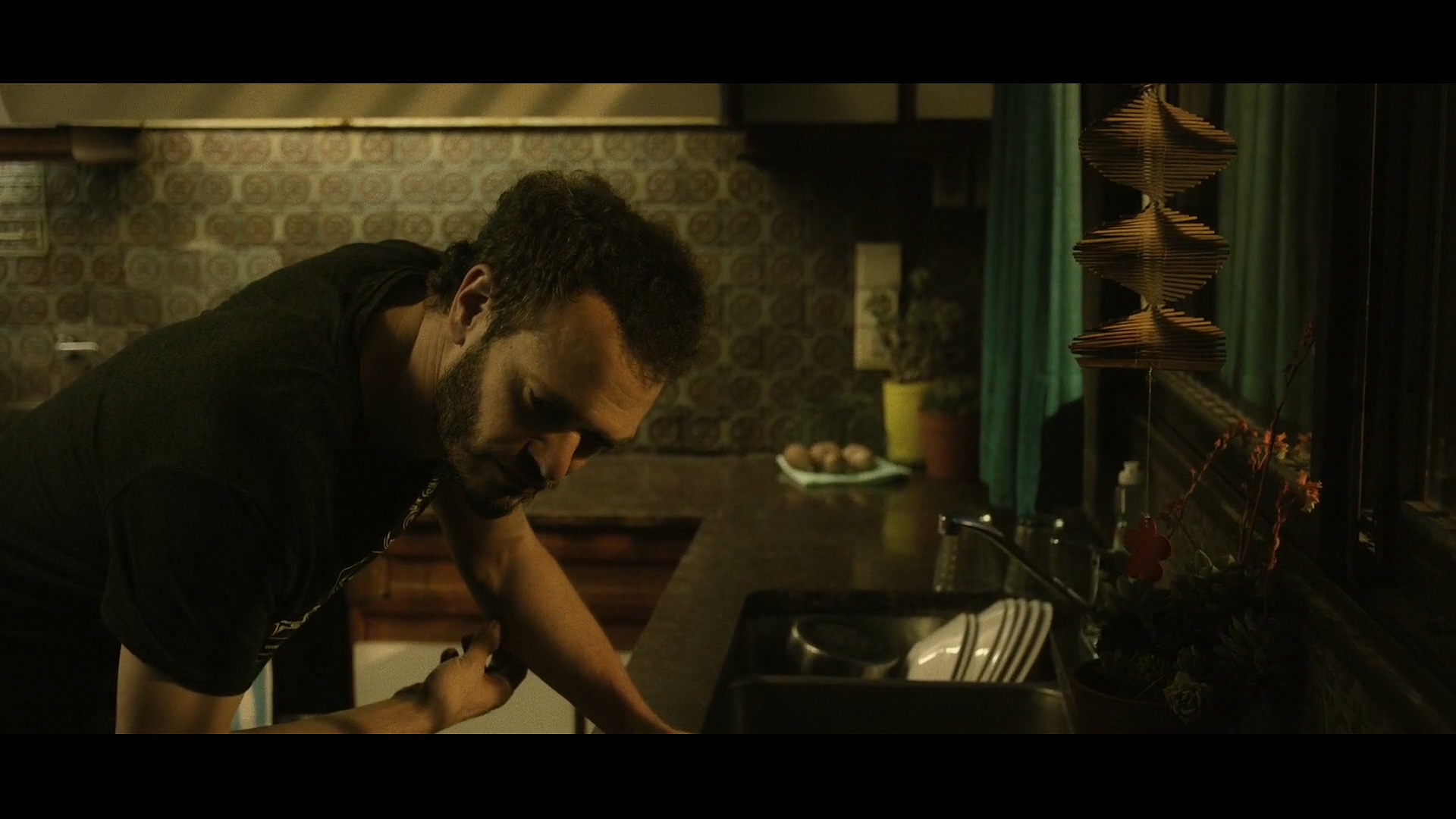 邻居天天半夜装修,邻居大半夜装修吓到了孩子