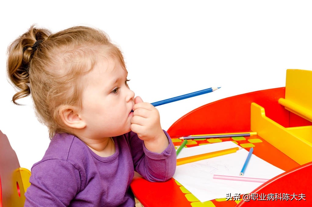 小孩子吃铅笔会有什么危害呀,铅笔会导致儿童铅中毒吗