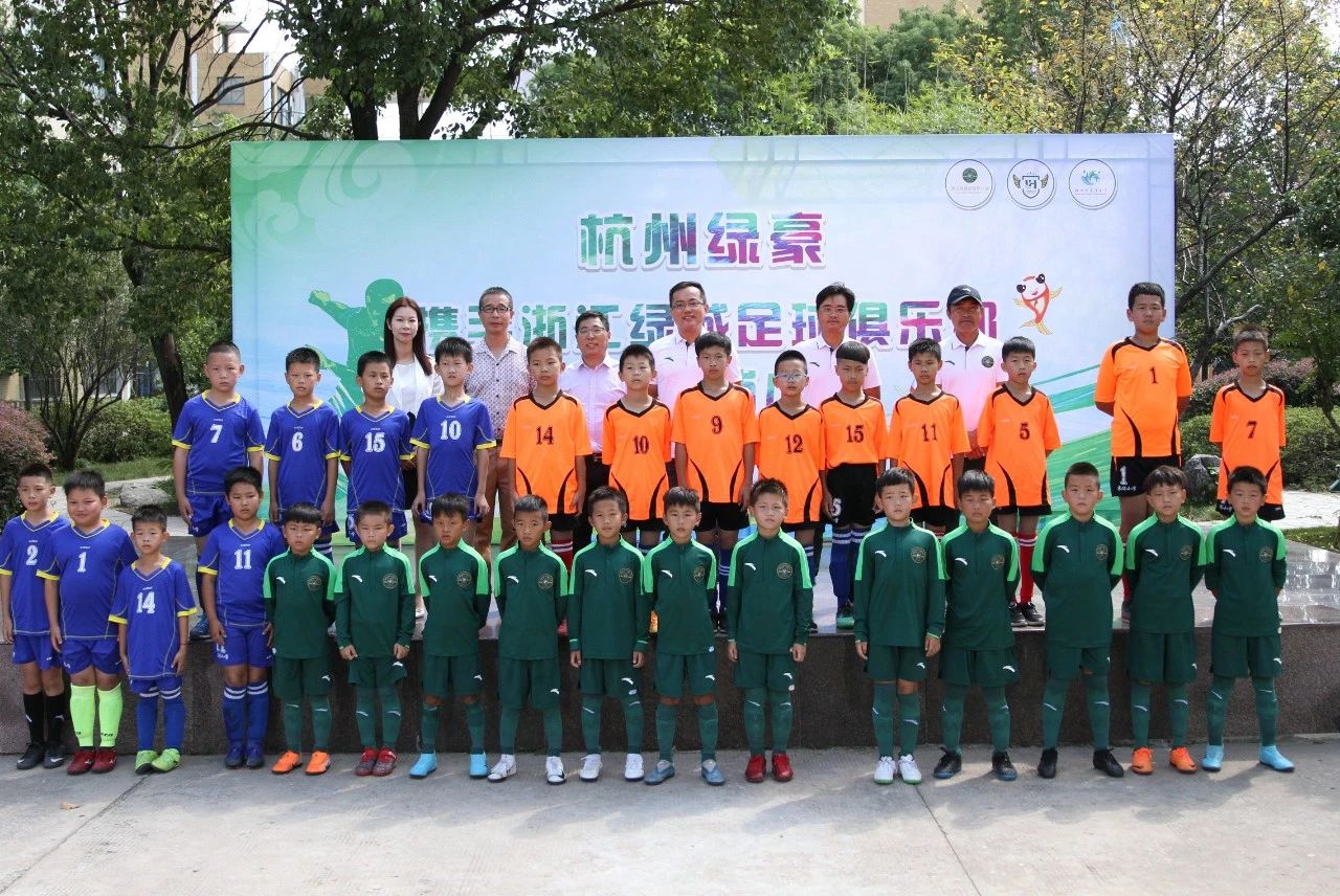 踢足球、学篆刻……绿城U9队闪现袁浦小学