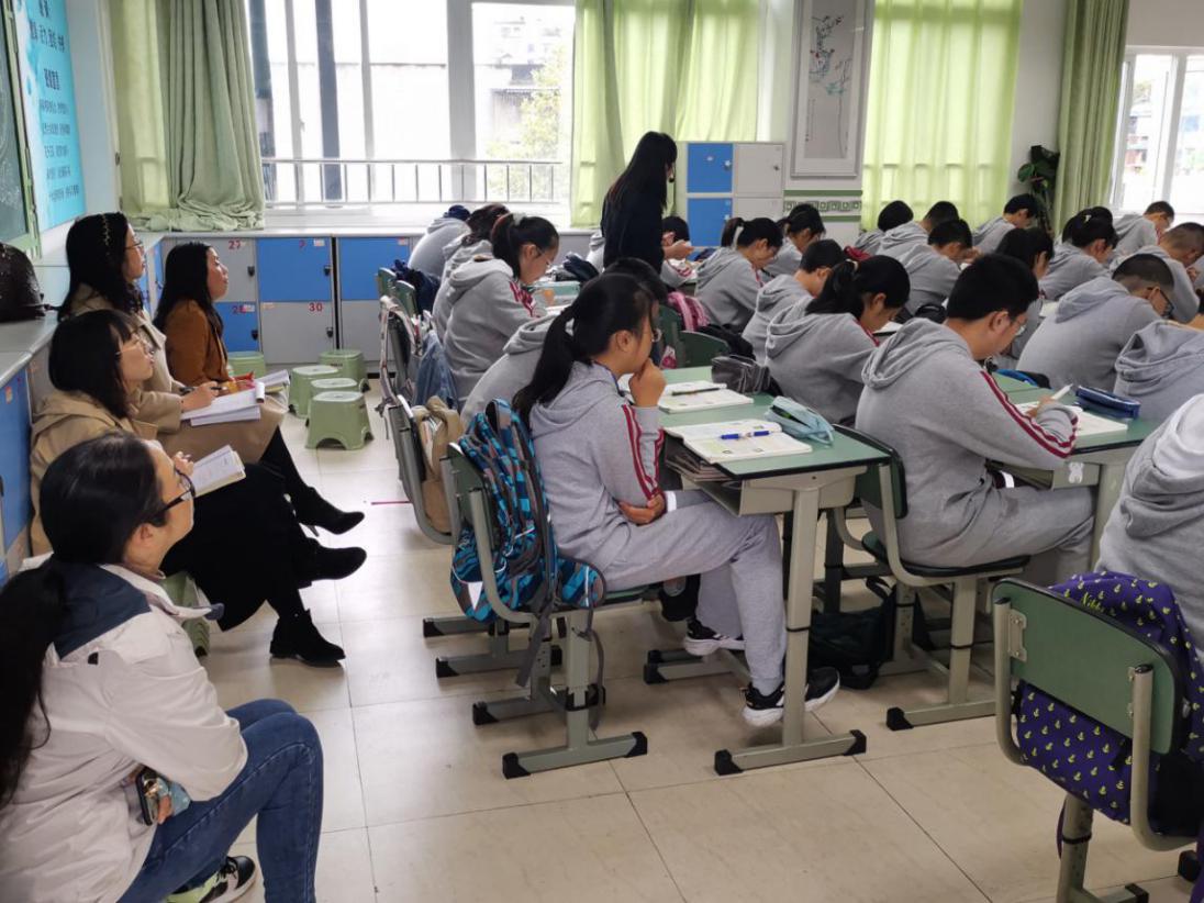 百年老校话沧桑跨越发展展新颜,百年老校焕新颜薪火相传育英才