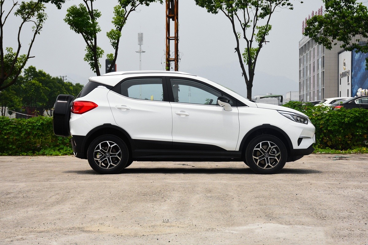 比亚迪未售最高端三十万纯电动suv,比亚迪新款纯电suv