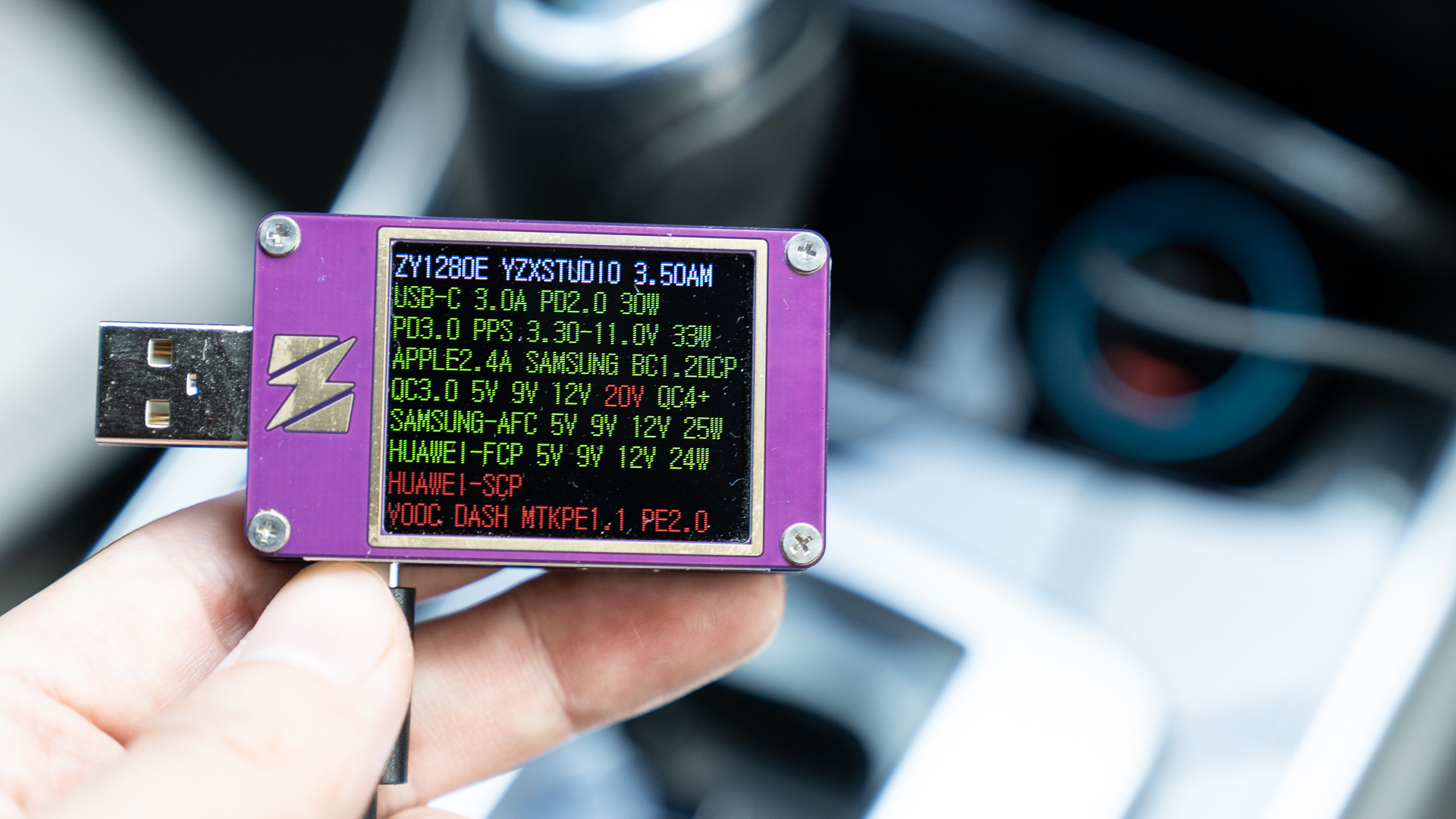 汽车人，出发！车生活补给利器，倍思160WQC5认证车载充电器分享