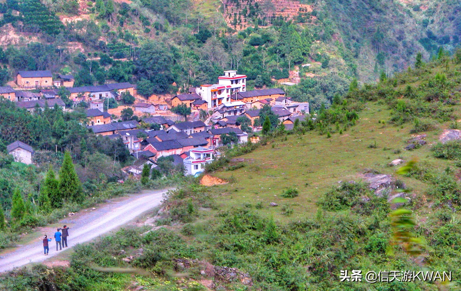 边城：沈从文笔下的湘西,沈从文在边城中对沱江的描写