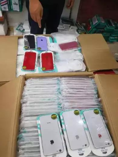 南宁民生路这家店卖“山寨”手机配件,狠赚十几万!员工:我们都不敢用