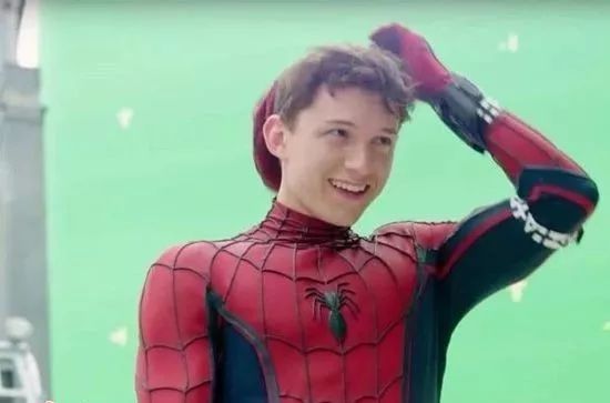 荷兰弟蜘蛛侠复联4高光时刻,蜘蛛侠荷兰弟徒手接冬兵