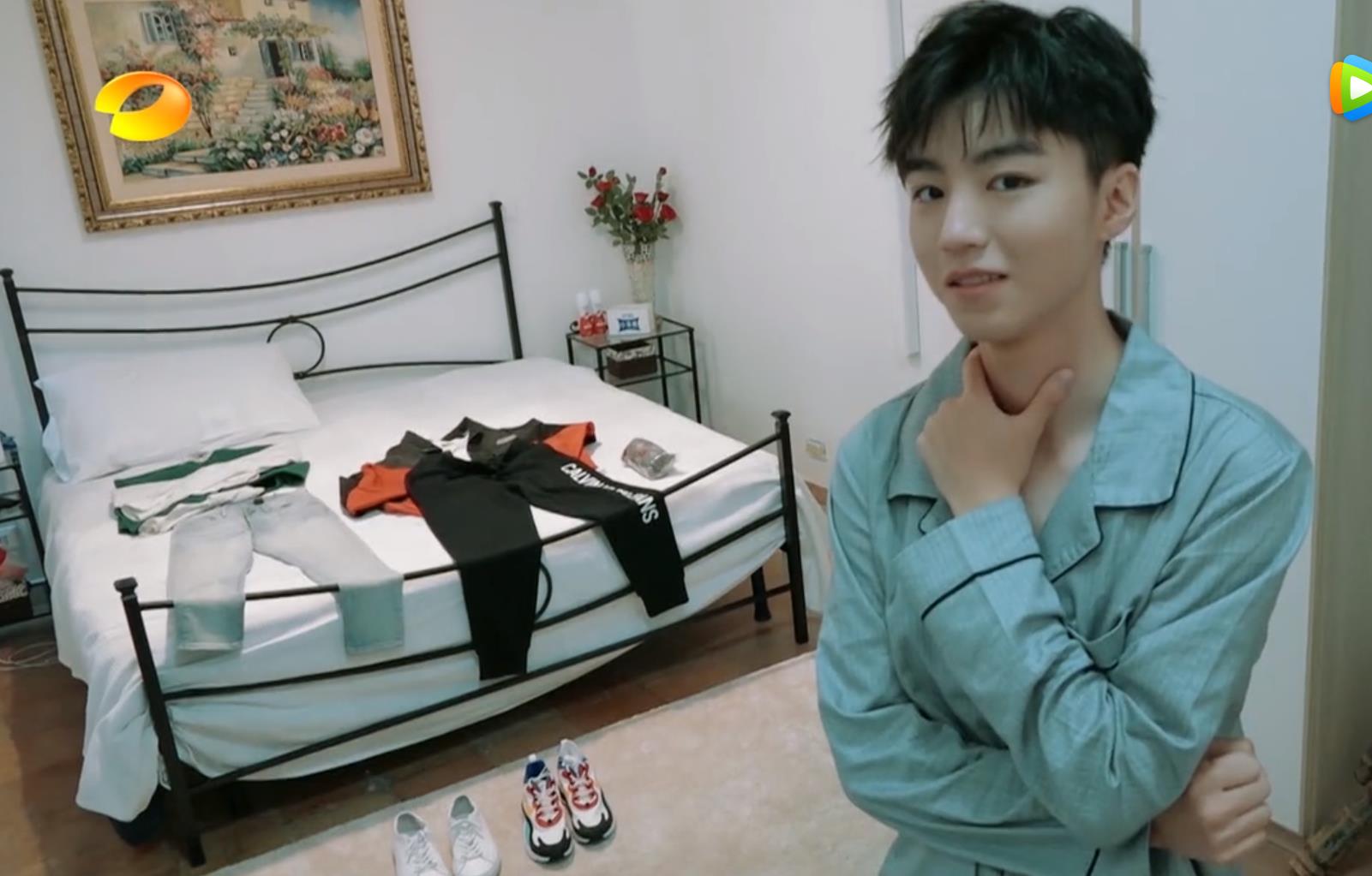 王俊凯中餐厅最帅合集,王俊凯中餐厅穿搭