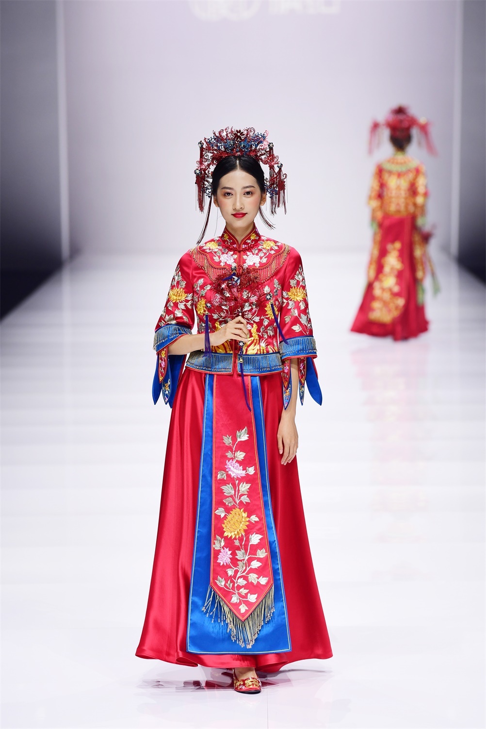 中式“新时尚”旗纪高定之美，上海时装周完美演绎