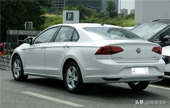 2021改款大众凌渡中配,上市宽体轿跑15年凌渡1.4t风尚
